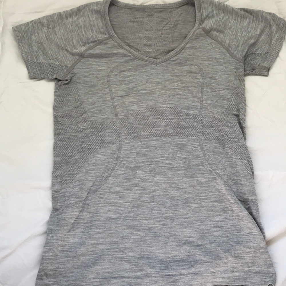 Lululemon Swifty tech V neck